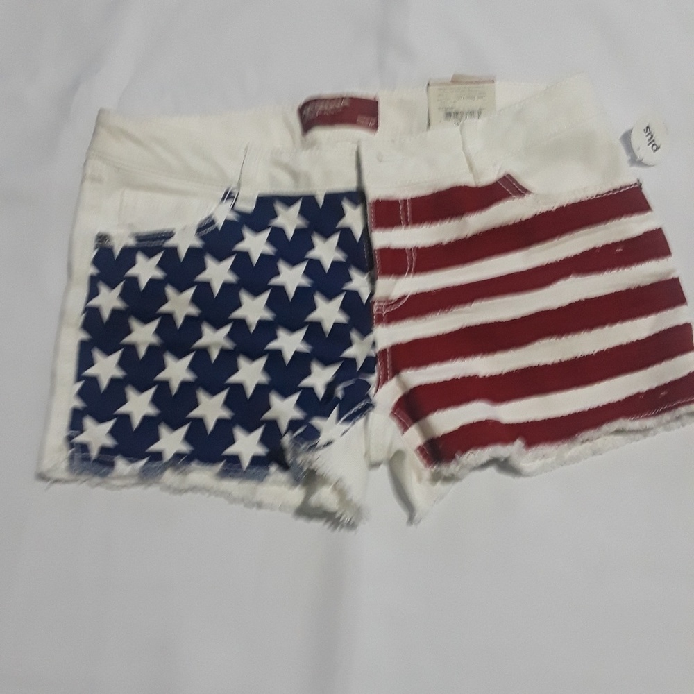Shorts (Arizona)